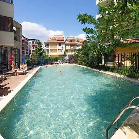 Otel Lira