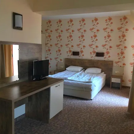 Hotel Lira Słoneczny Brzeg