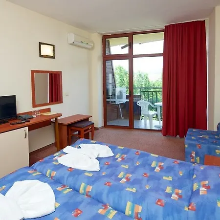 Lira Hotell Slăntjev Brjag