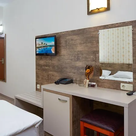 Lira Hotel Slantchev Briag